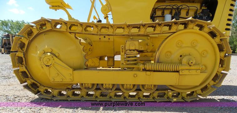 image for item AR9326 Oliver crawler tractor