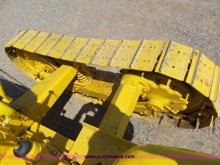 image for item AR9326 Oliver crawler tractor