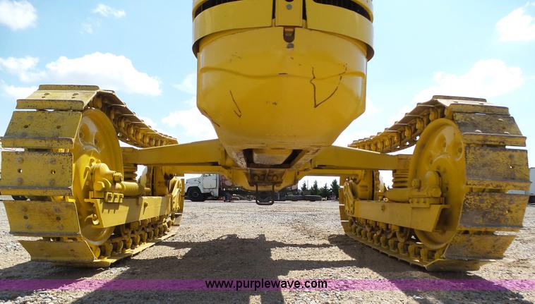 image for item AR9326 Oliver crawler tractor