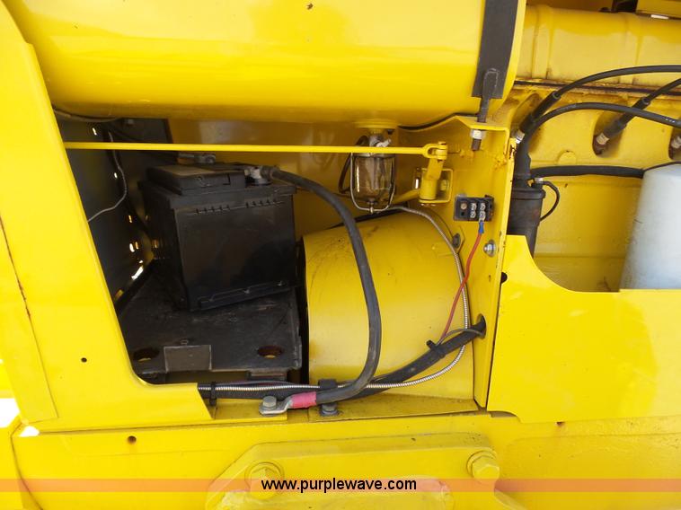 image for item AR9326 Oliver crawler tractor