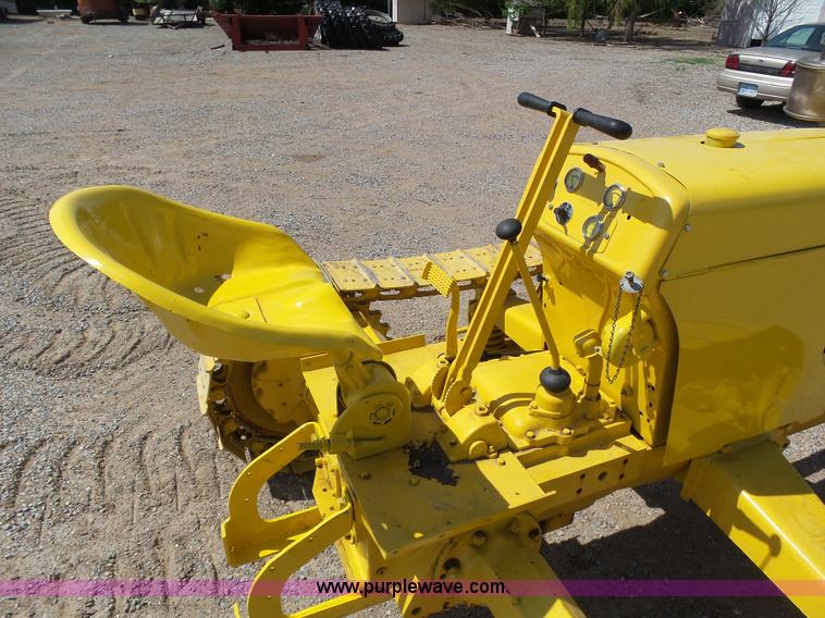 image for item AR9326 Oliver crawler tractor