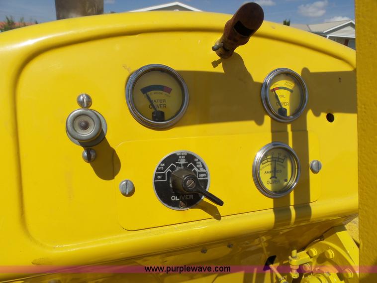 image for item AR9326 Oliver crawler tractor