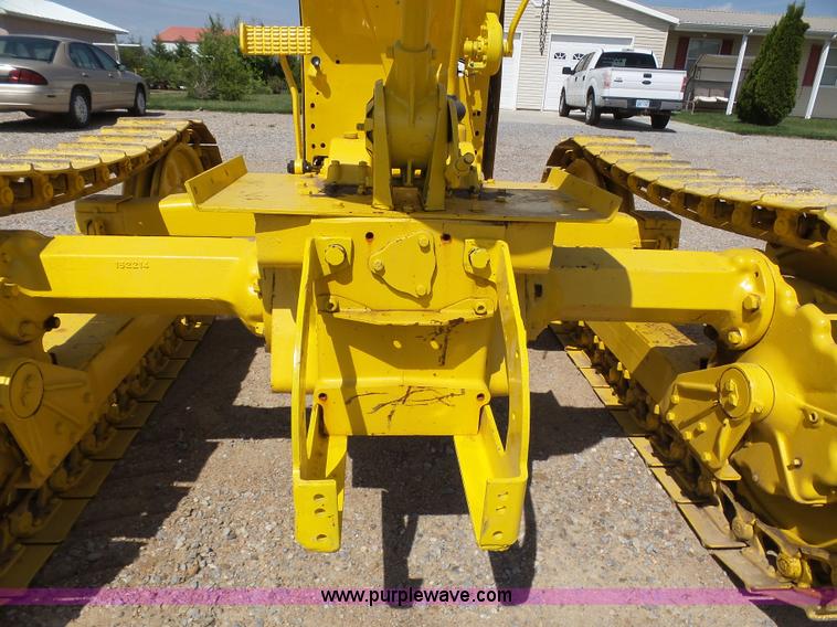 image for item AR9326 Oliver crawler tractor