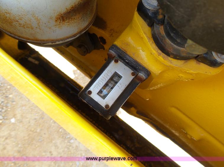 image for item AR9326 Oliver crawler tractor