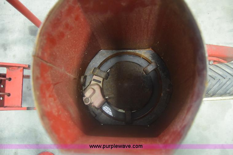 image for item BH9246 International 185 planter