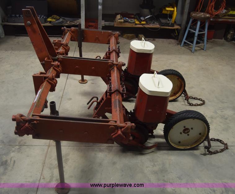 image for item BH9247 International 185 planter