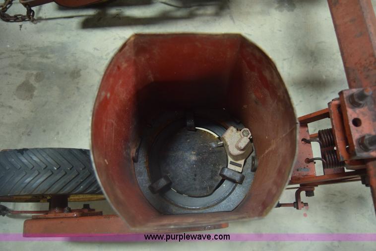 image for item BH9247 International 185 planter