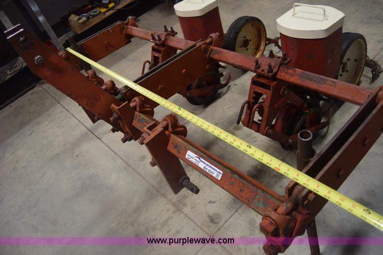 image for item BH9247 International 185 planter