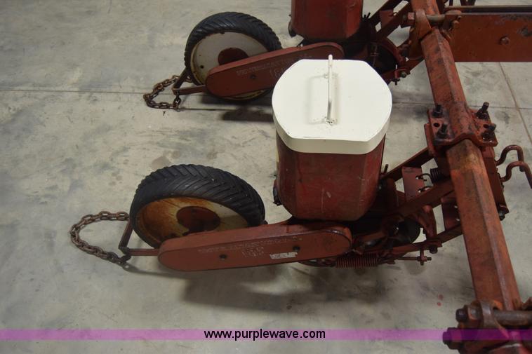 image for item BH9247 International 185 planter