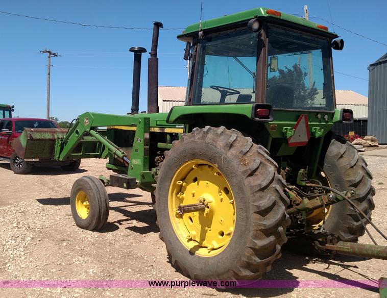 image for item BY9250 1976 John Deere 4430 tractor