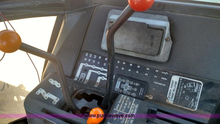 image for item BY9250 1976 John Deere 4430 tractor