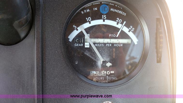 image for item BY9250 1976 John Deere 4430 tractor