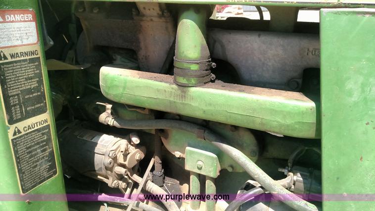 image for item BY9250 1976 John Deere 4430 tractor