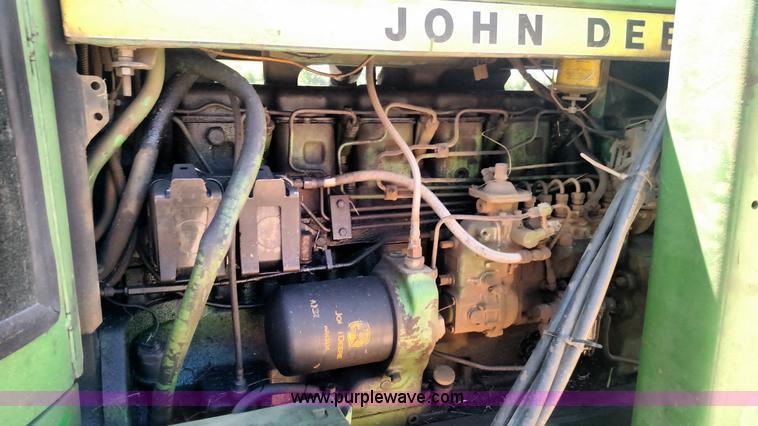 image for item BY9250 1976 John Deere 4430 tractor