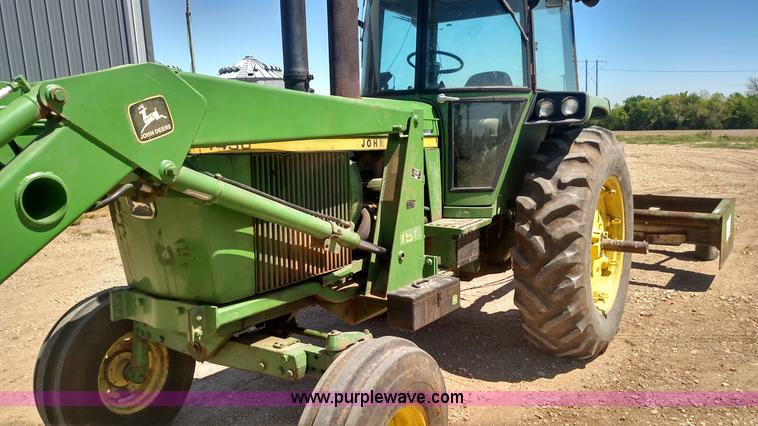 image for item BY9250 1976 John Deere 4430 tractor
