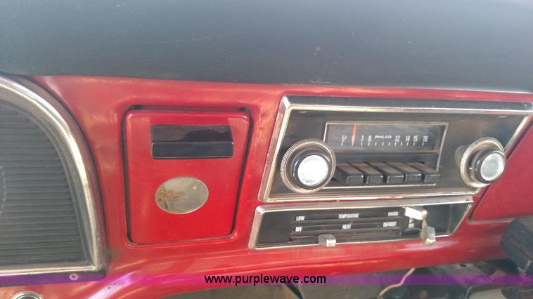 image for item BY9251 1975 Ford F600 grain truck