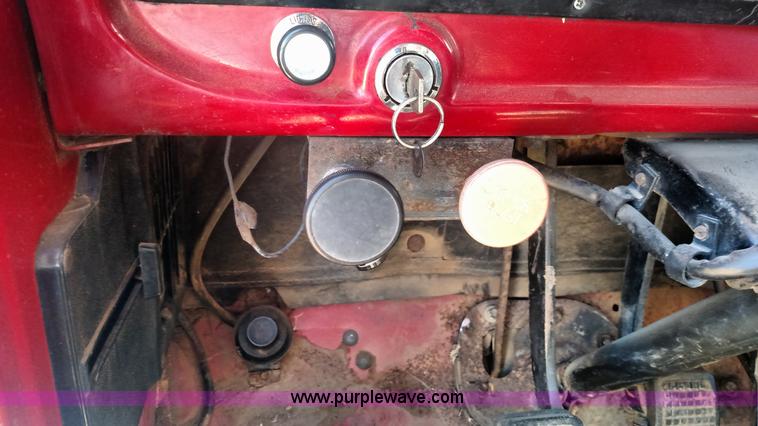 image for item BY9251 1975 Ford F600 grain truck