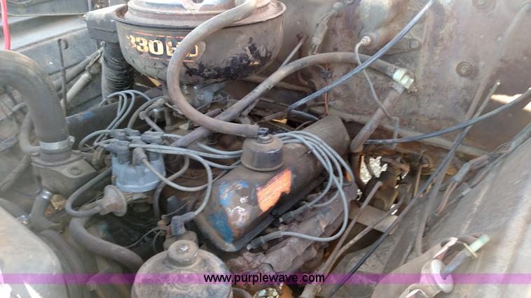 image for item BY9251 1975 Ford F600 grain truck