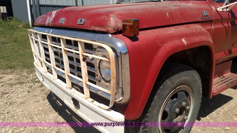 image for item BY9251 1975 Ford F600 grain truck
