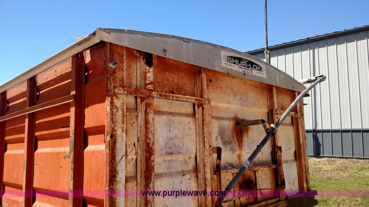 image for item BY9251 1975 Ford F600 grain truck