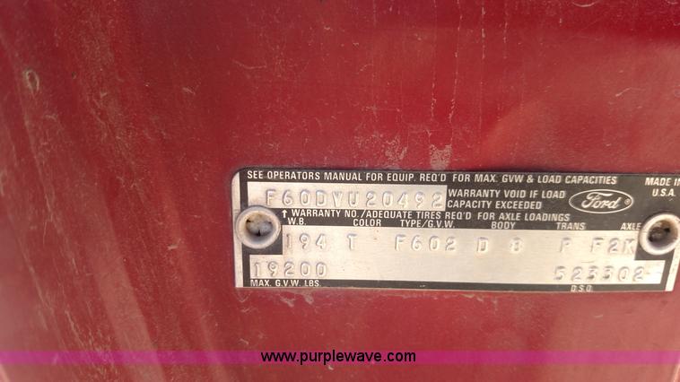 image for item BY9251 1975 Ford F600 grain truck