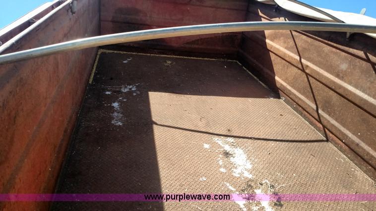 image for item BY9251 1975 Ford F600 grain truck