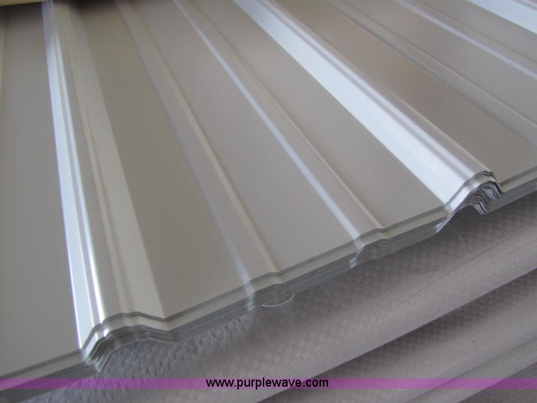 image for item F1351 (60) sheets of metal siding/roofing