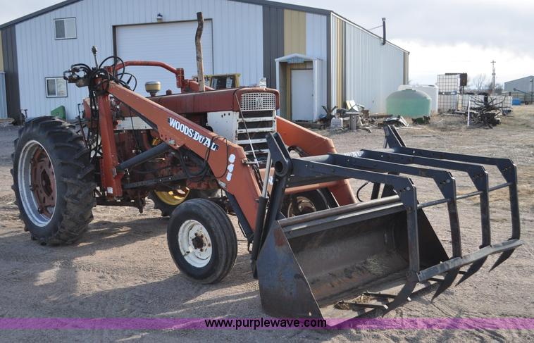 image for item G7278 1959 Farmall 460 tractor