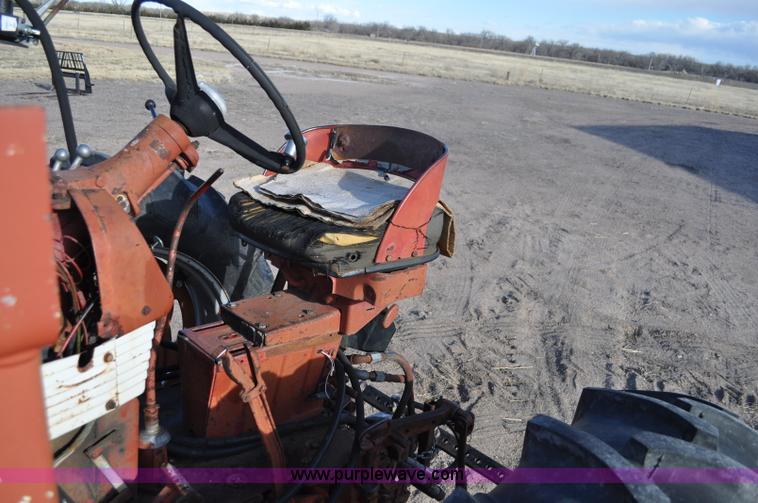 image for item G7278 1959 Farmall 460 tractor