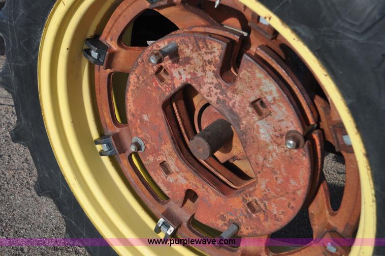 image for item G7278 1959 Farmall 460 tractor