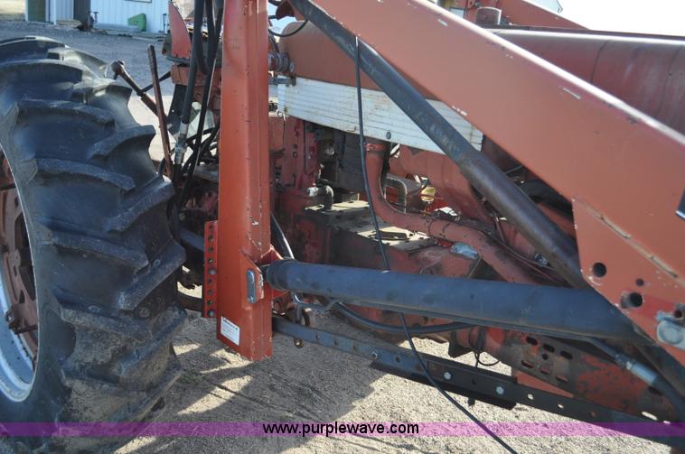 image for item G7278 1959 Farmall 460 tractor