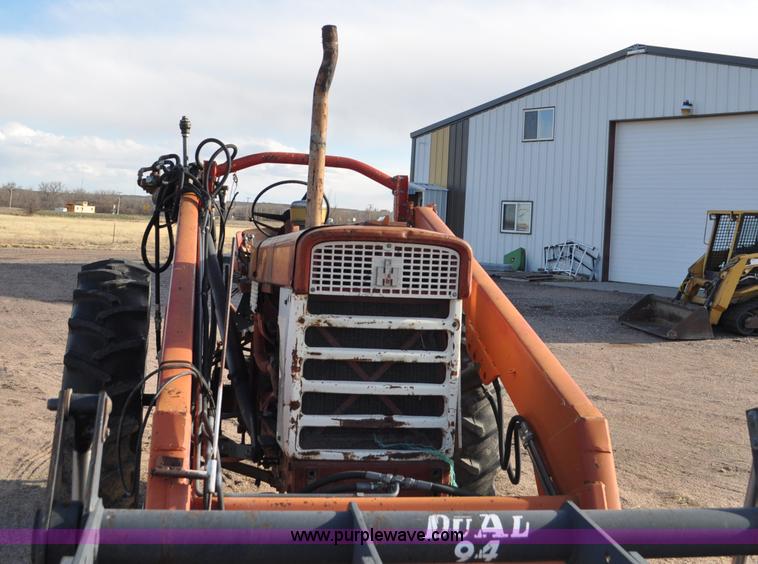 image for item G7278 1959 Farmall 460 tractor