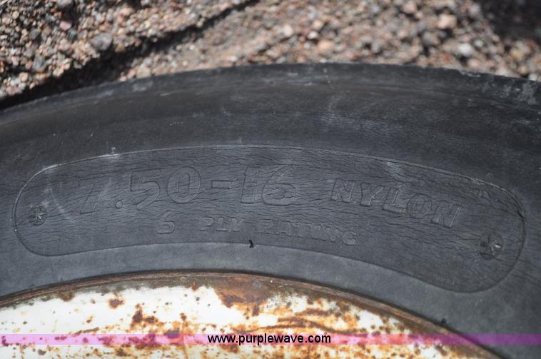 image for item G7278 1959 Farmall 460 tractor