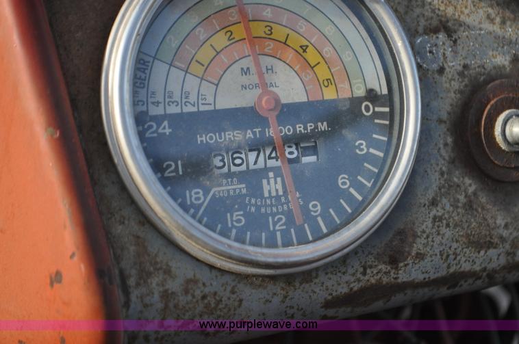 image for item G7278 1959 Farmall 460 tractor