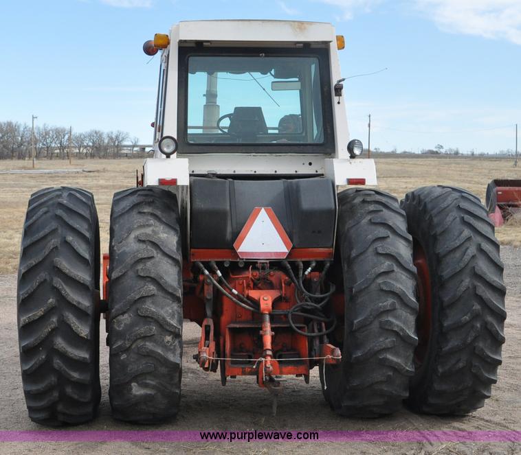 image for item G7279 1975 Case 1370 tractor