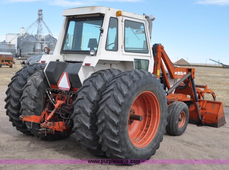 image for item G7279 1975 Case 1370 tractor