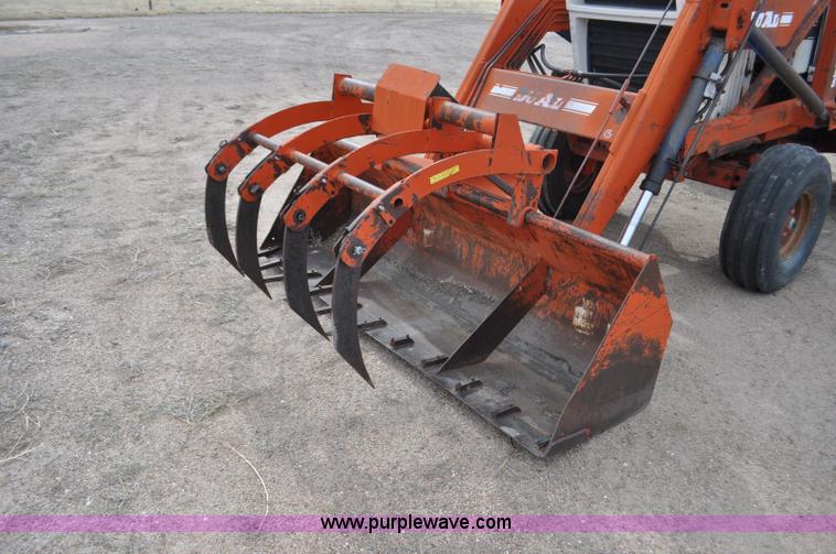 image for item G7279 1975 Case 1370 tractor