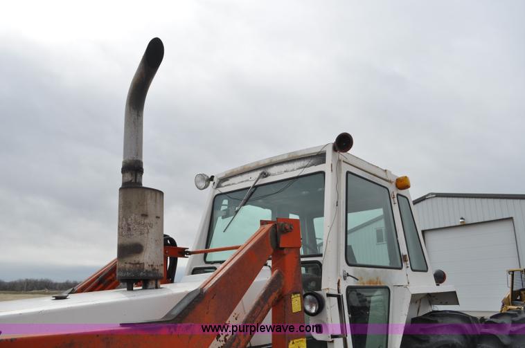 image for item G7279 1975 Case 1370 tractor