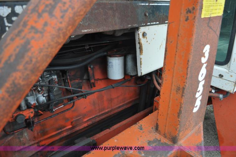 image for item G7279 1975 Case 1370 tractor