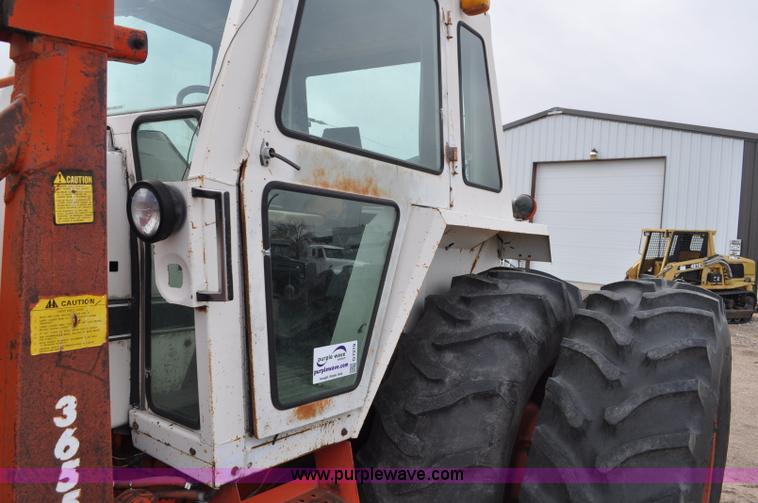 image for item G7279 1975 Case 1370 tractor