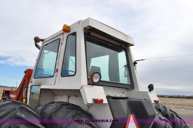 image for item G7279 1975 Case 1370 tractor