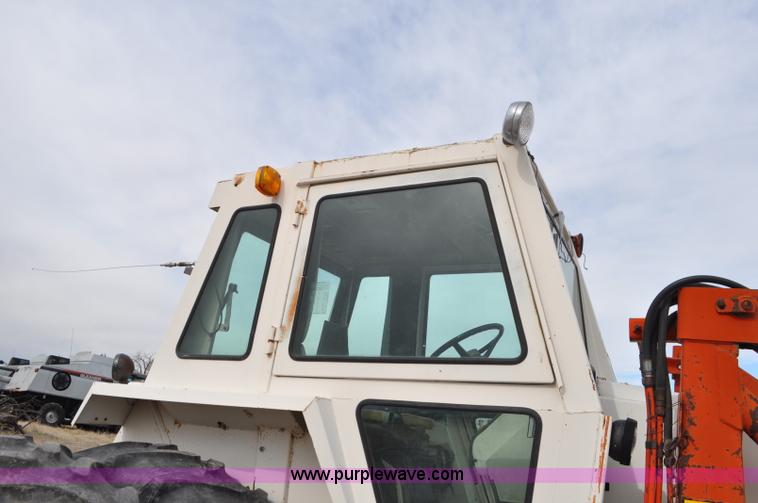 image for item G7279 1975 Case 1370 tractor