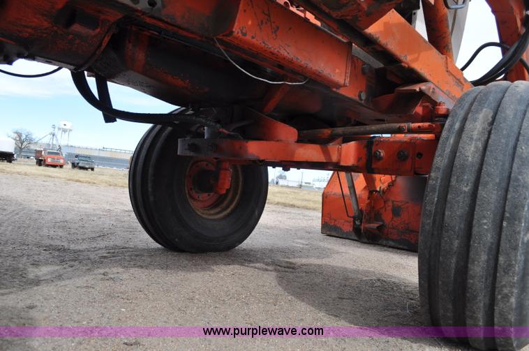 image for item G7279 1975 Case 1370 tractor