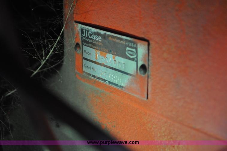 image for item G7279 1975 Case 1370 tractor