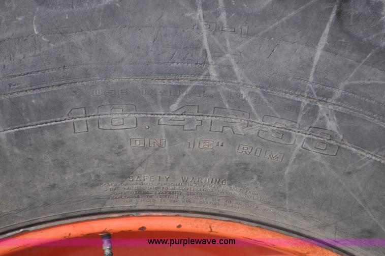 image for item G7279 1975 Case 1370 tractor