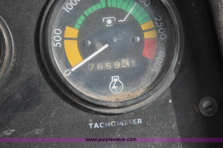 image for item G7279 1975 Case 1370 tractor