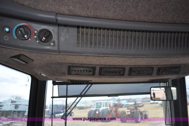 image for item G7280 1997 Caterpillar Challenger 55 tractor