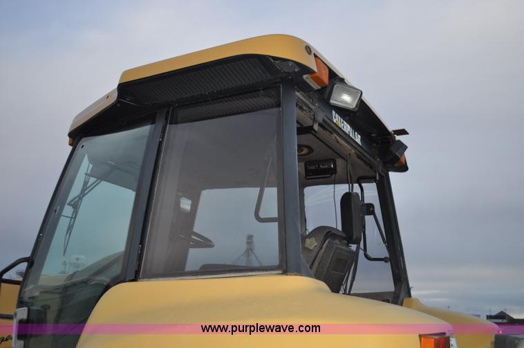 image for item G7280 1997 Caterpillar Challenger 55 tractor