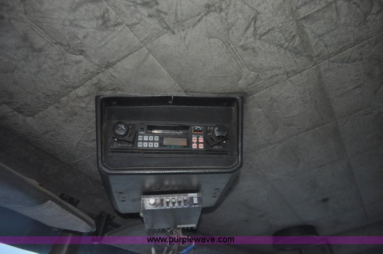 image for item G7281 1985 Volvo White GMC semi truck