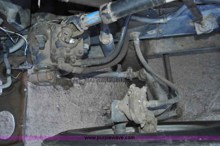 image for item G7281 1985 Volvo White GMC semi truck